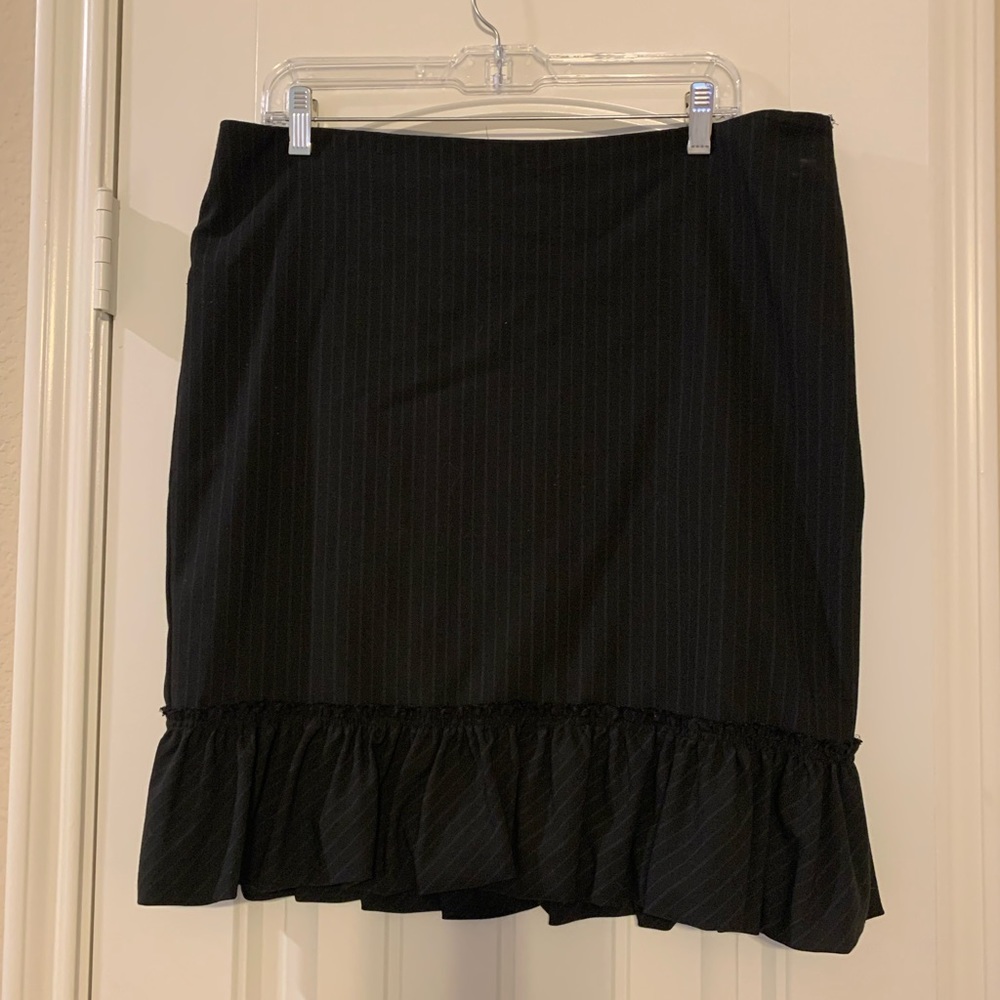 Express Black Pin Striped pencil skirt with ruffle bottom l Size 12